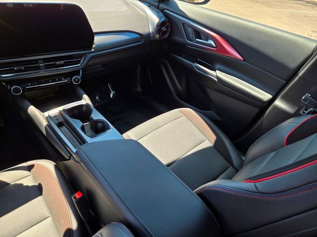 Used 2025 Chevrolet Equinox EV RS FWD image 17