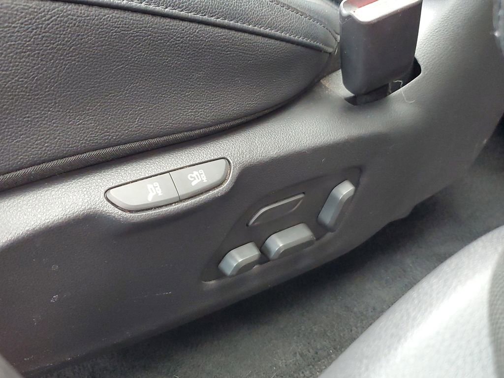 Used 2022 Kia Carnival SX Prestige image 18