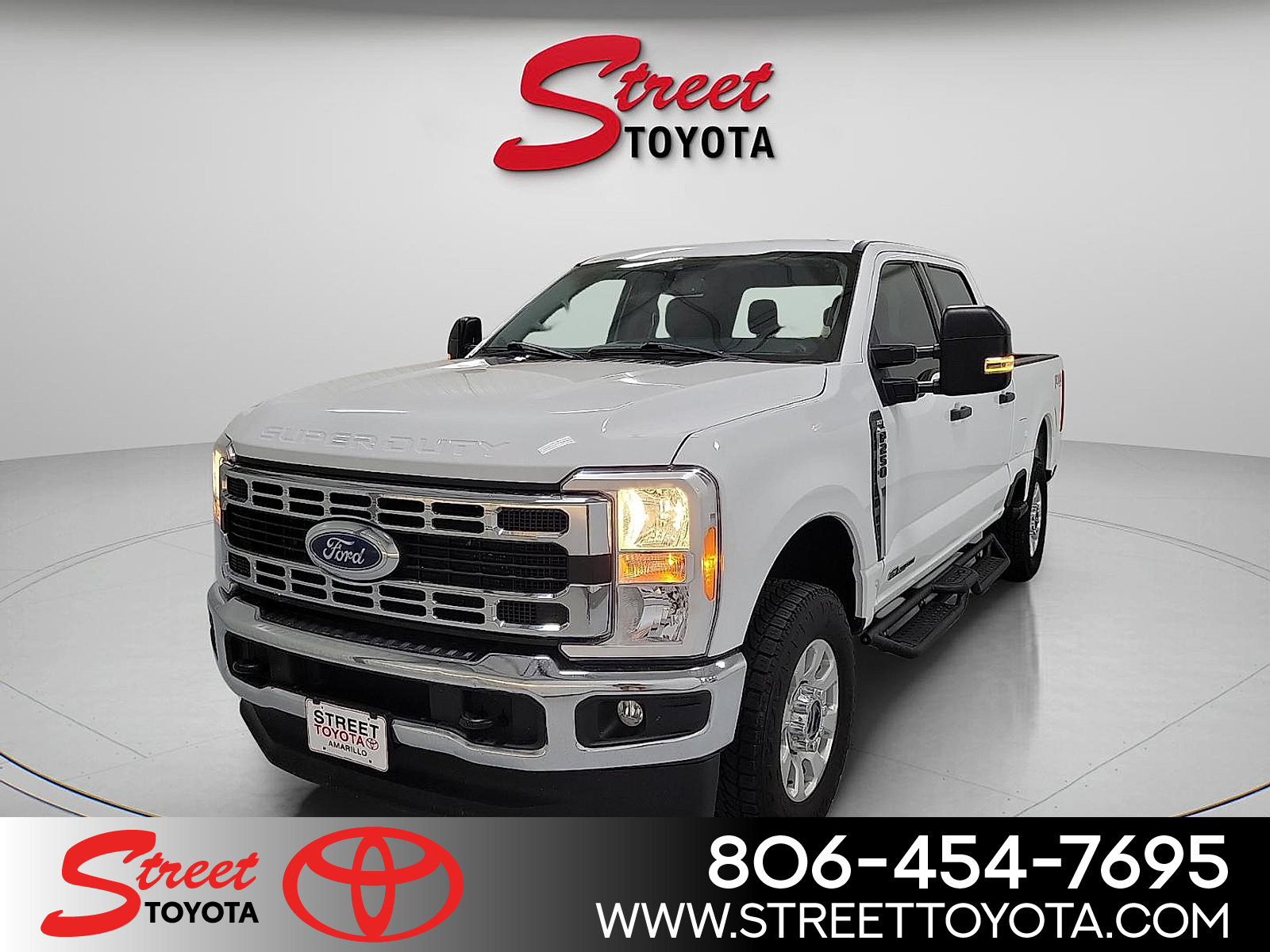 Used 2023 Ford F250 XLT w/ FX4 Off-Road Package AWD/4WD image 1