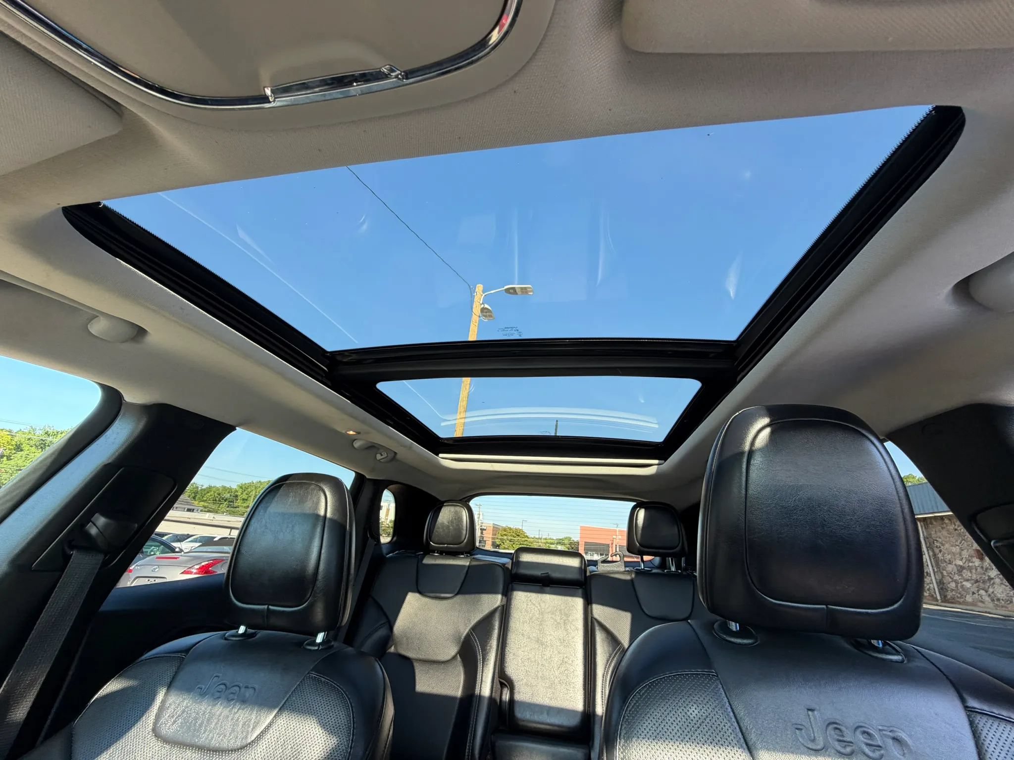 Used 2021 Jeep Cherokee Limited AWD/4WD image 24