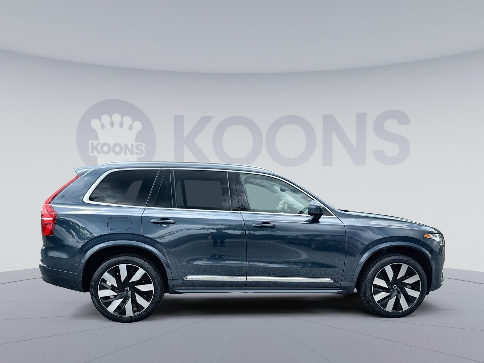 Used 2024 Volvo XC90 T8 Plus AWD/4WD image 8