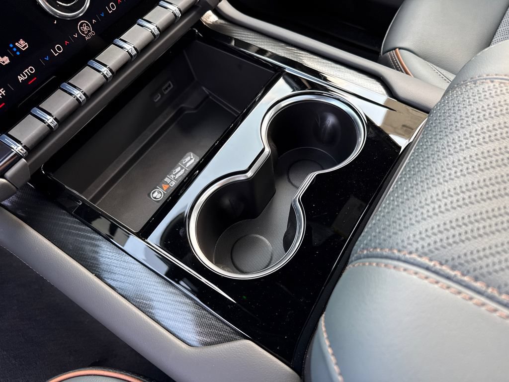 New 2026 GMC Yukon XL AT4 AWD/4WD image 24