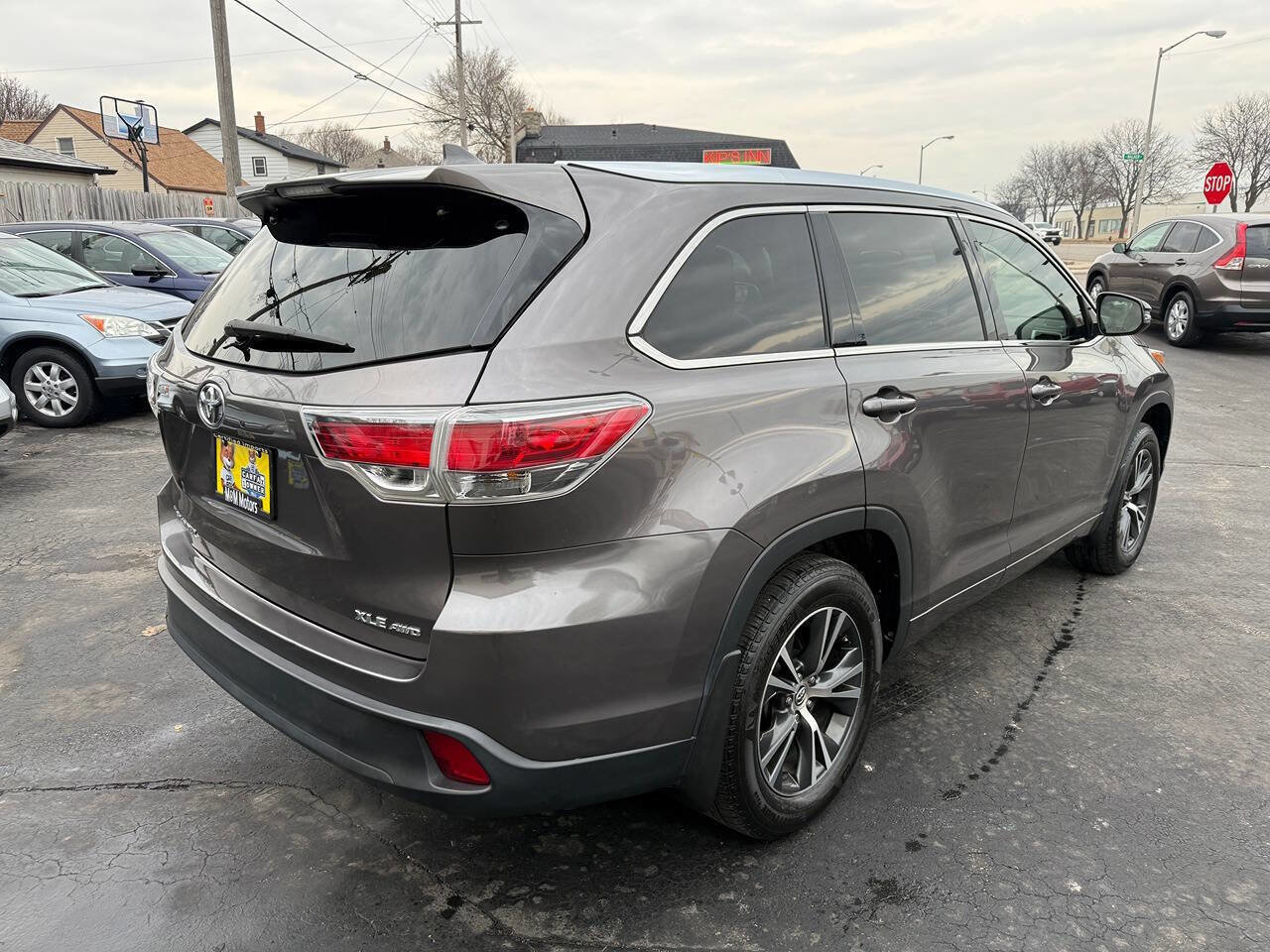 Used 2016 Toyota Highlander XLE AWD/4WD image 6