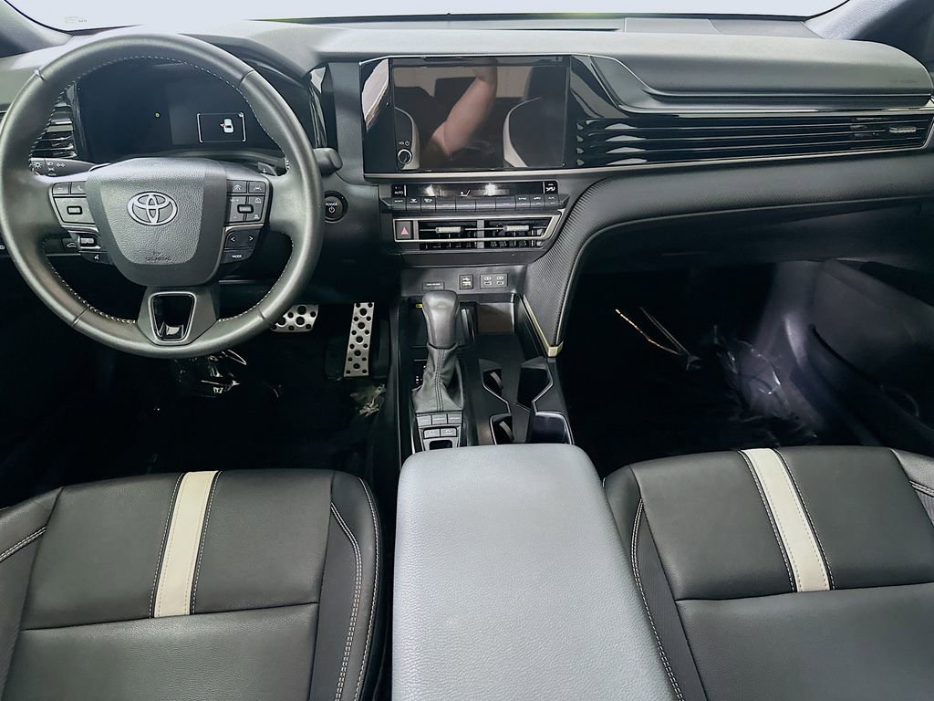 Used 2025 Toyota Camry SE FWD image 18