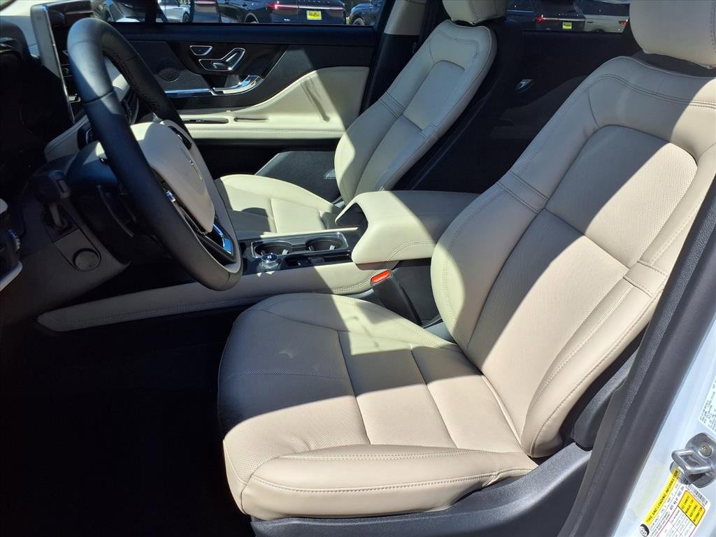 New 2026 Lincoln Corsair Premiere image 10