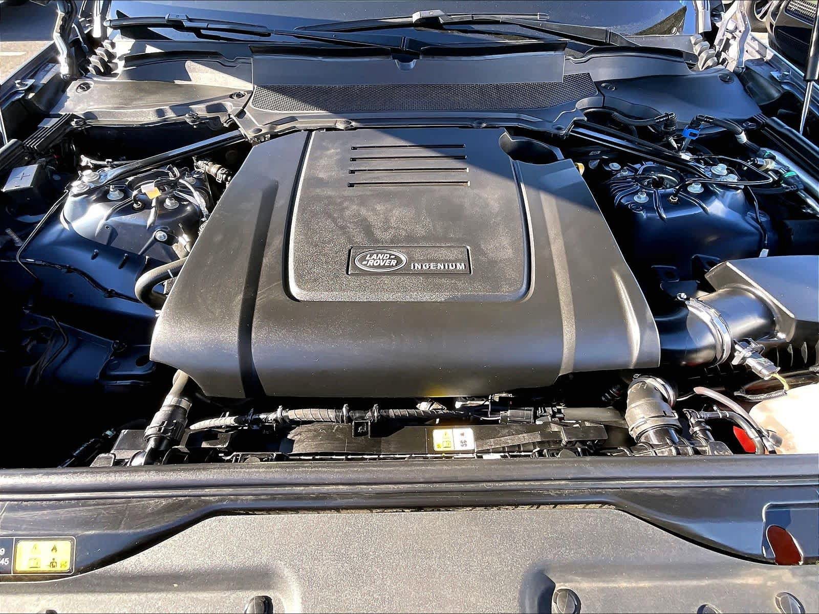 Used 2025 Land Rover Discovery S AWD/4WD image 13