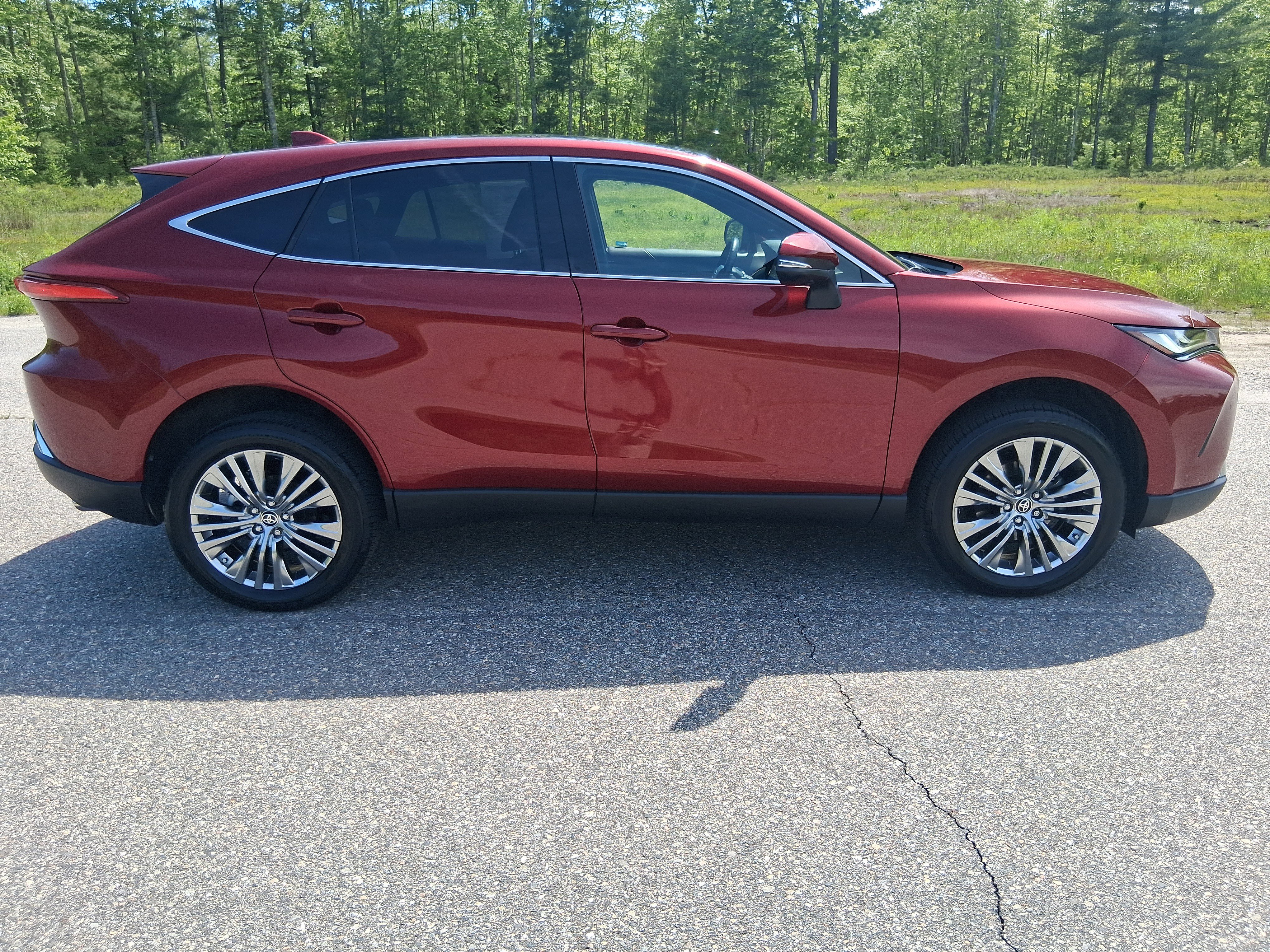 Used 2024 Toyota Venza Limited AWD/4WD image 4