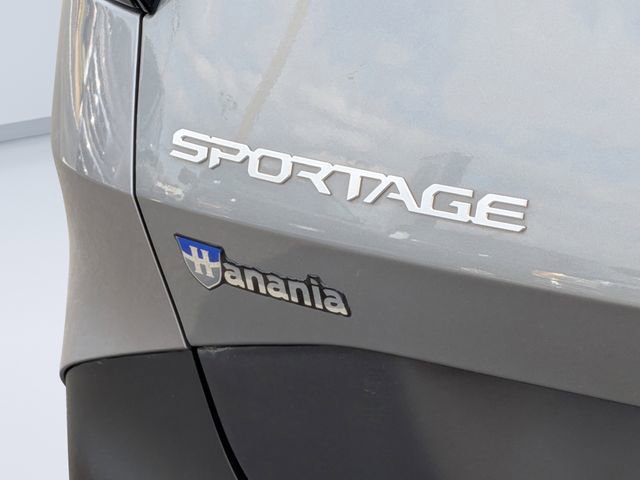 Used 2025 Kia Sportage LX image 10