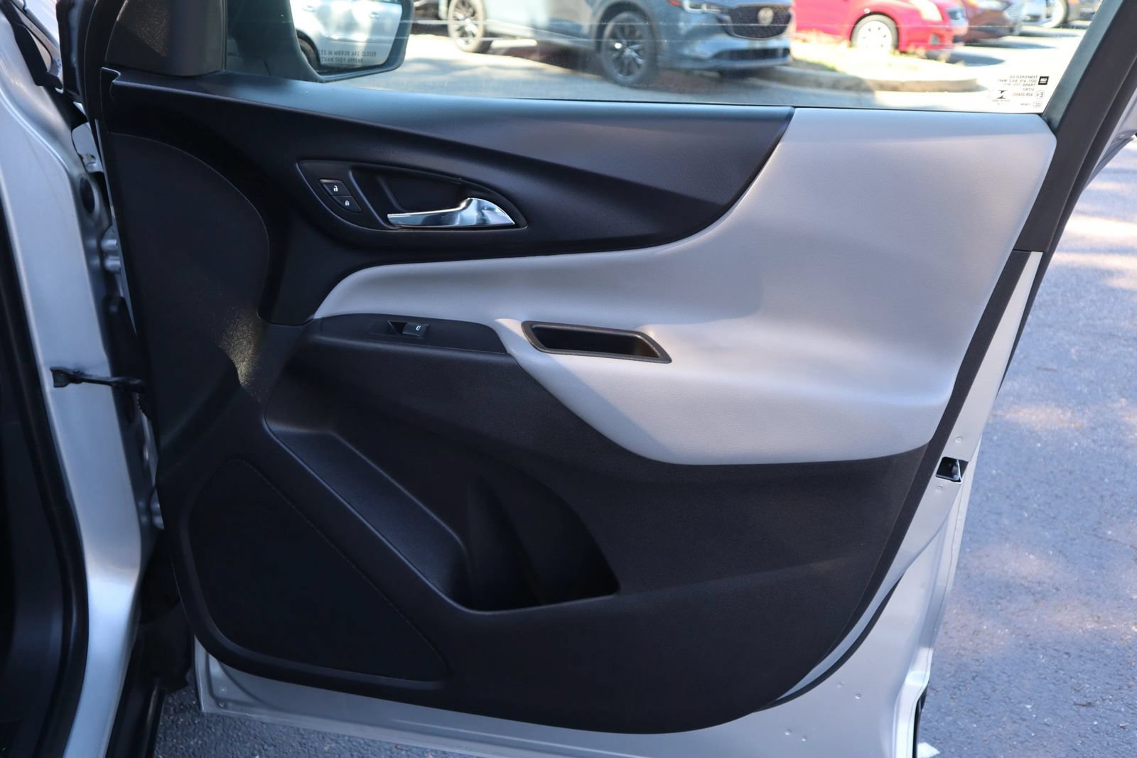 Used 2019 Chevrolet Equinox LS FWD image 14