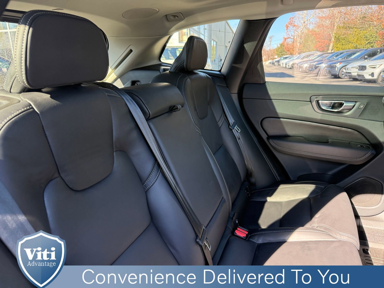 Certified 2023 Volvo XC60 B5 Ultimate w/ Climate Package image 28