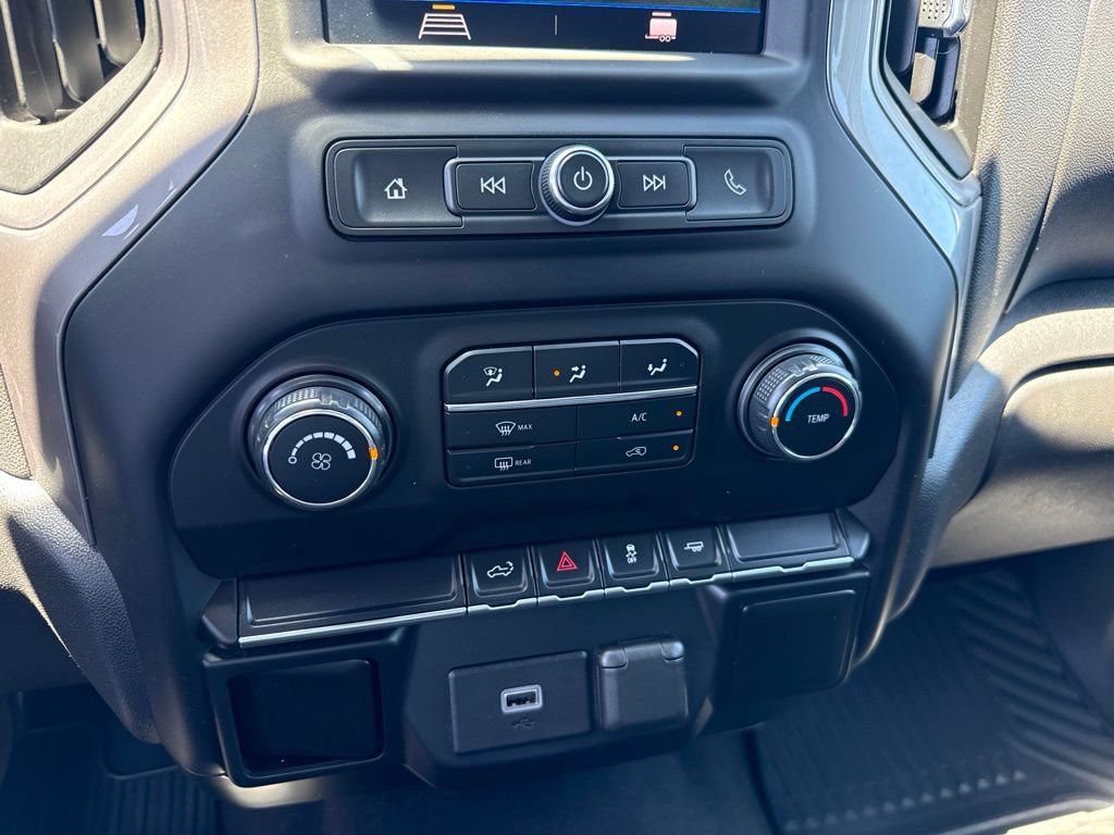Used 2020 Chevrolet Silverado 1500 Custom w/ Custom Value Package RWD image 22