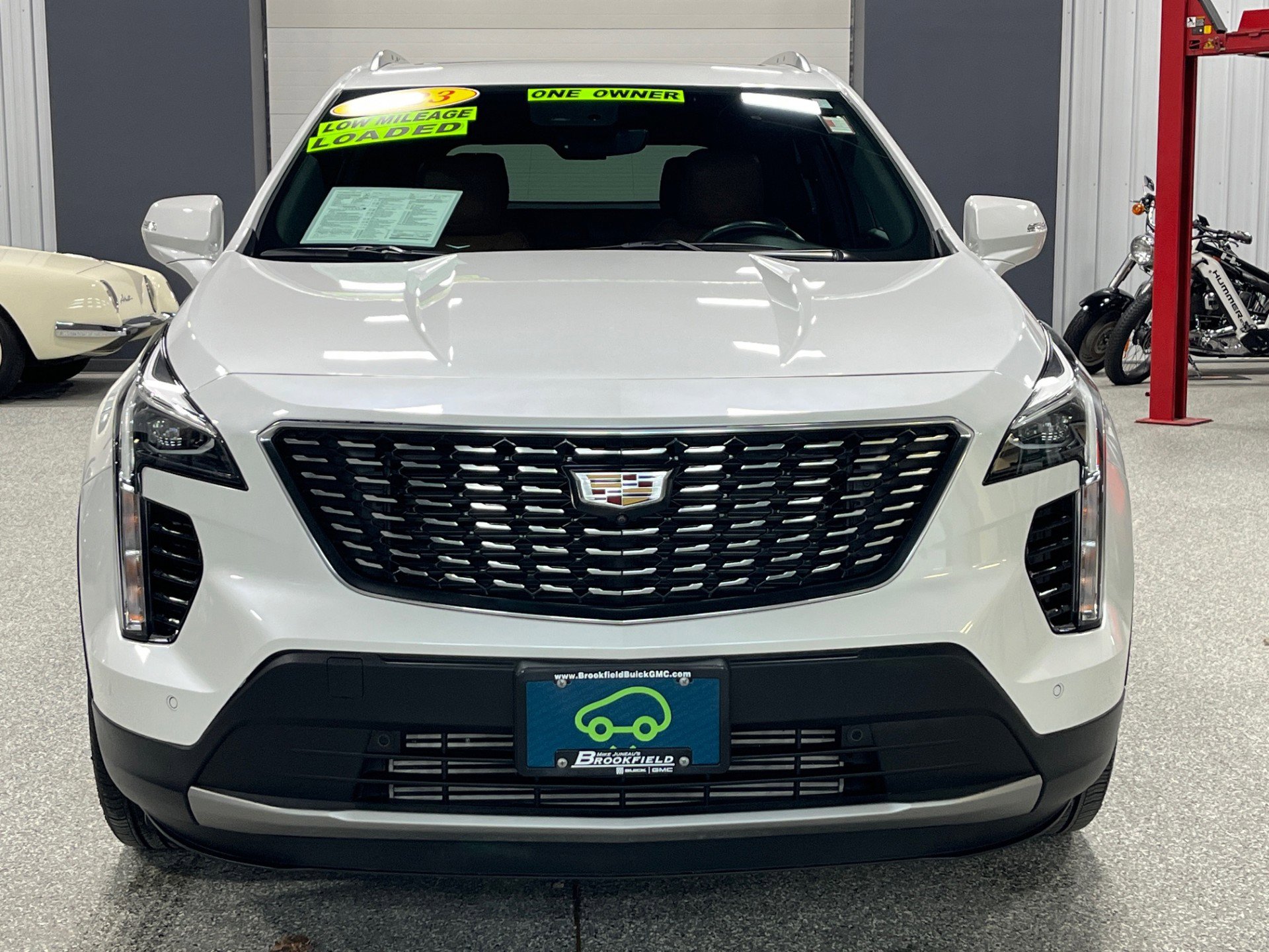 Used 2023 Cadillac XT4 Premium Luxury w/ Enhanced Visibility Package image 8