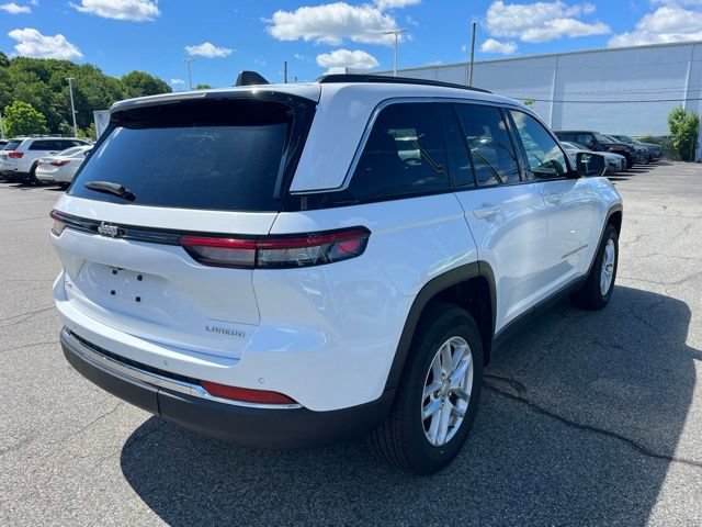 Used 2024 Jeep Grand Cherokee Laredo X AWD/4WD image 3