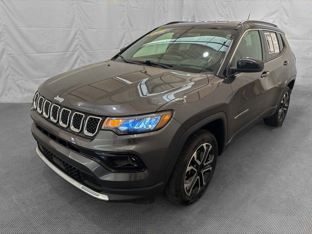 Used 2023 Jeep Compass Limited AWD/4WD image 1