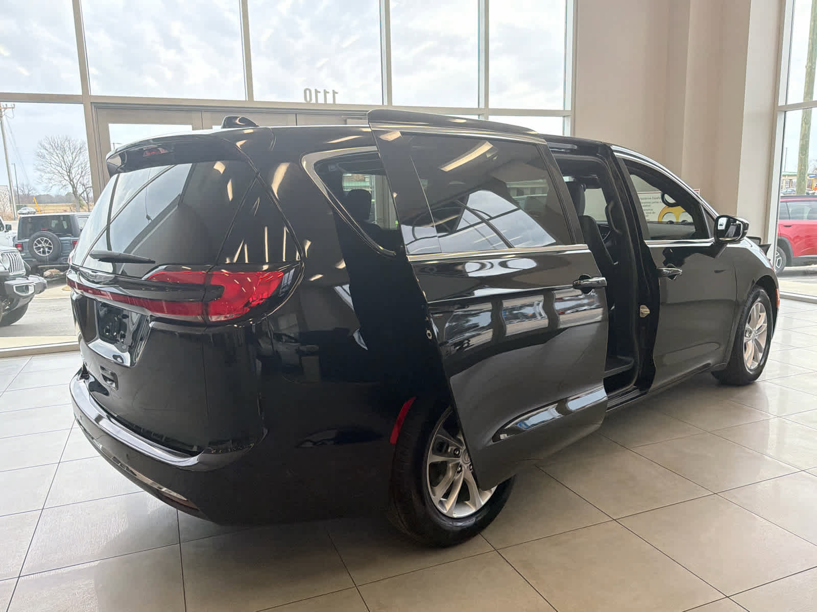 New 2026 Chrysler Pacifica Select image 3