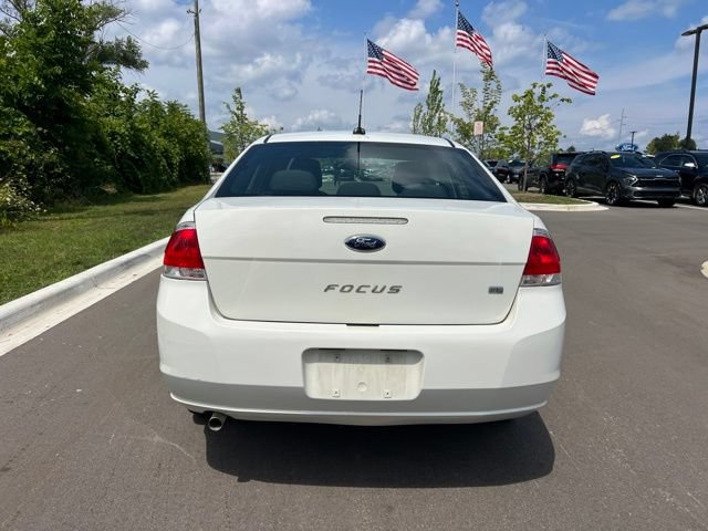 Used 2010 Ford Focus SE FWD image 6