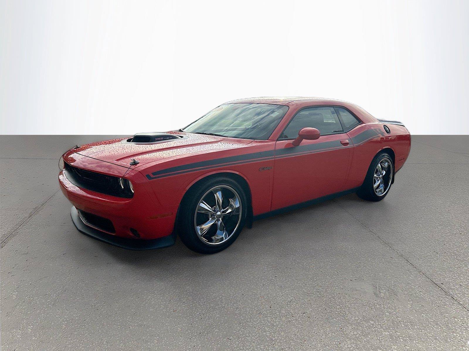 Used 2022 Dodge Challenger R/T Scat Pack w/ Shaker Package RWD image 8