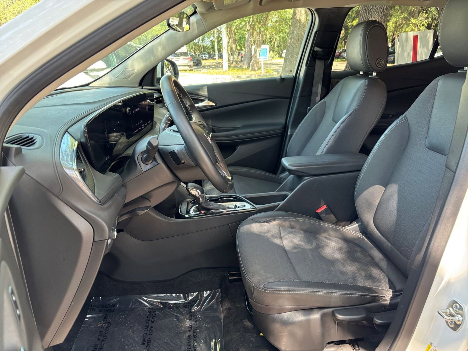 Used 2025 Buick Encore GX Preferred FWD image 25