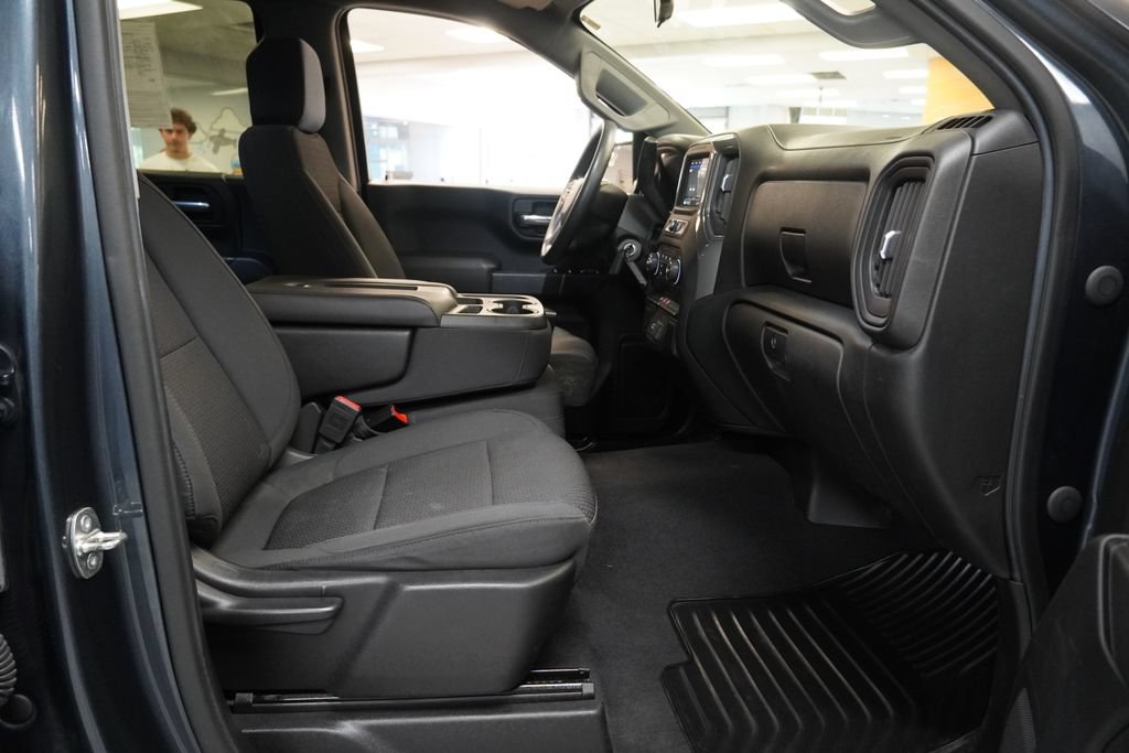 Used 2020 Chevrolet Silverado 1500 Custom w/ Custom Value Package AWD/4WD image 24