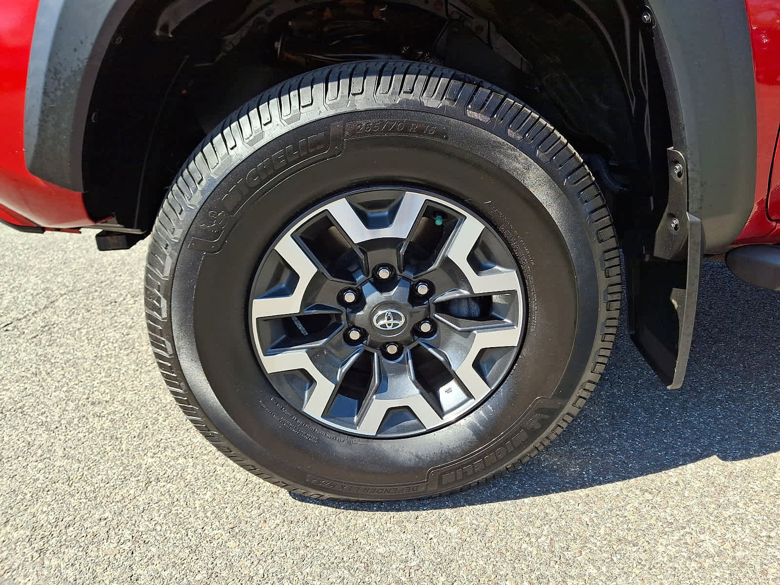 Certified 2023 Toyota Tacoma TRD Off-Road AWD/4WD image 9