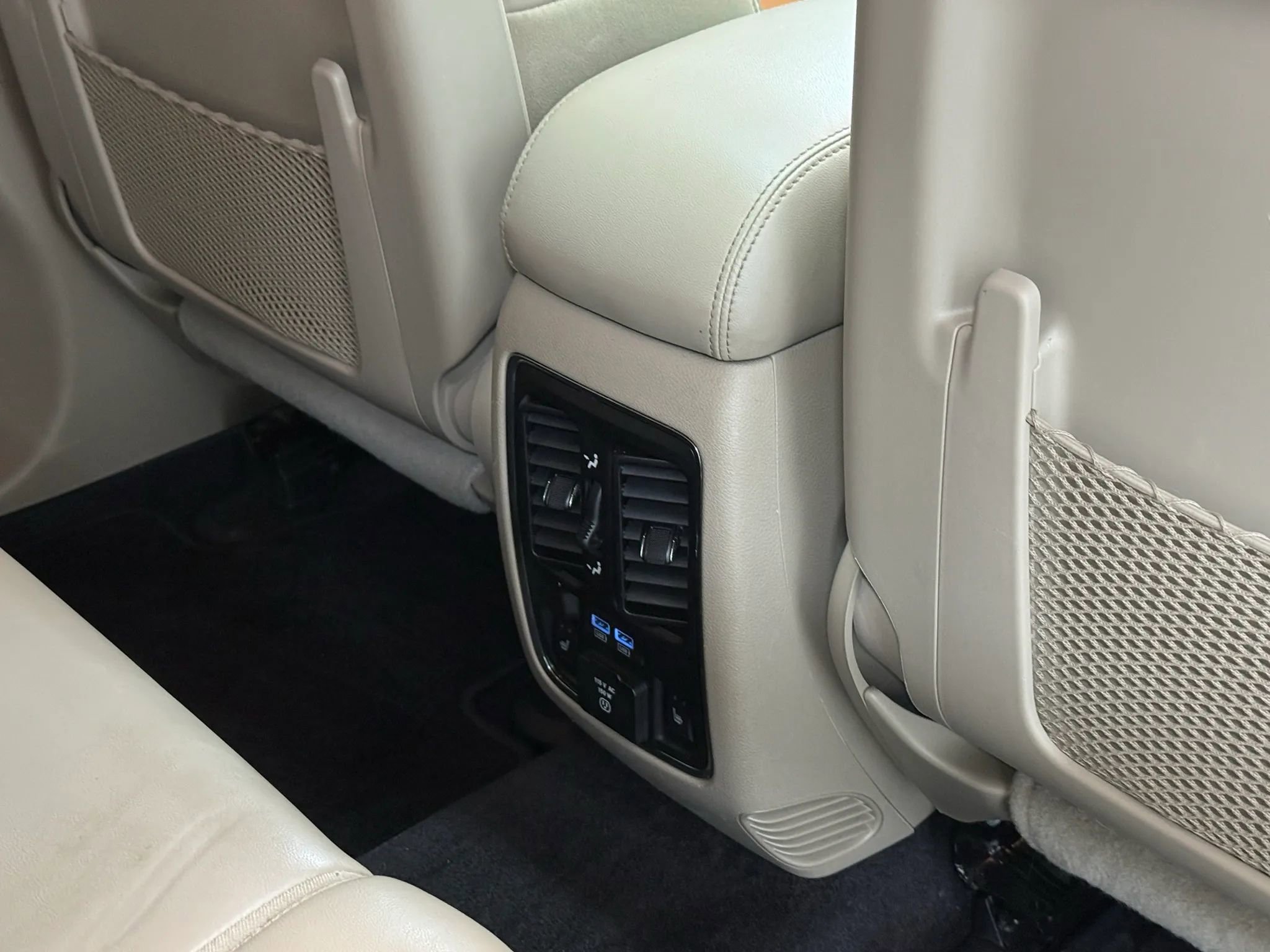 Used 2017 Jeep Grand Cherokee Limited RWD image 32