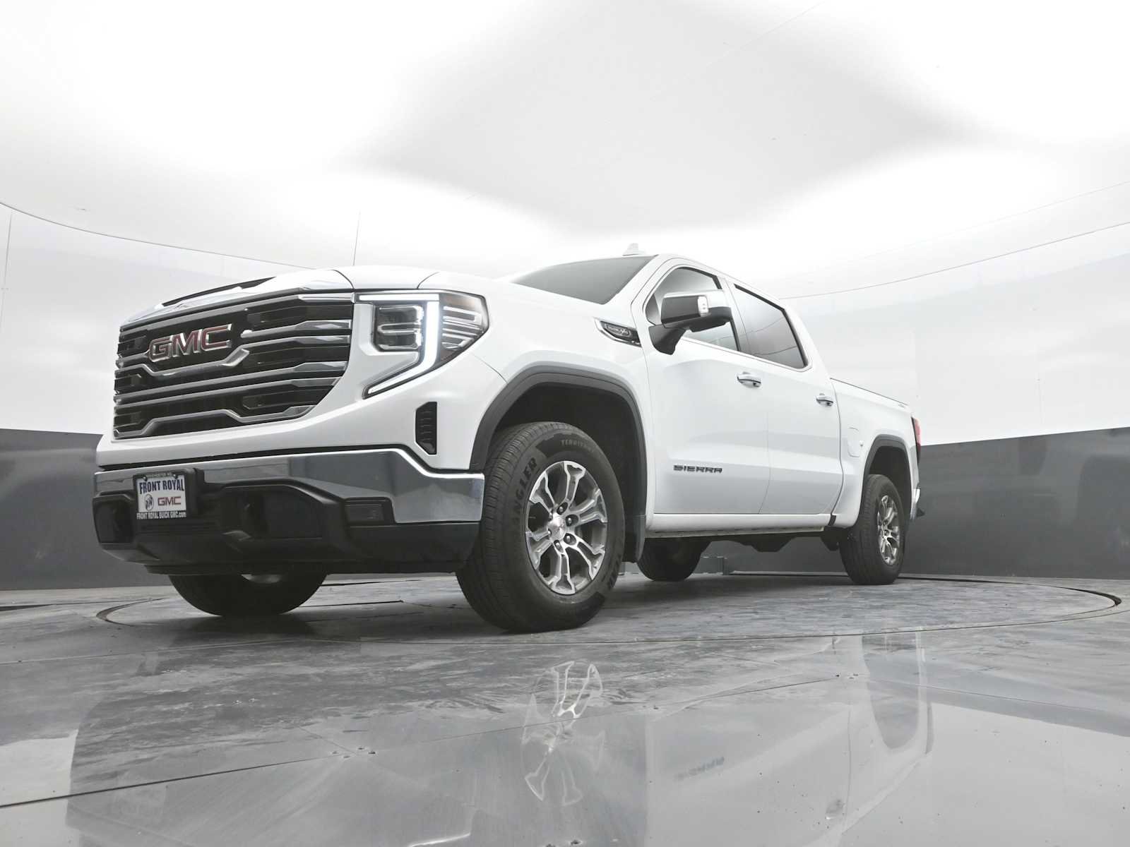 Used 2025 GMC Sierra 1500 SLT AWD/4WD image 46