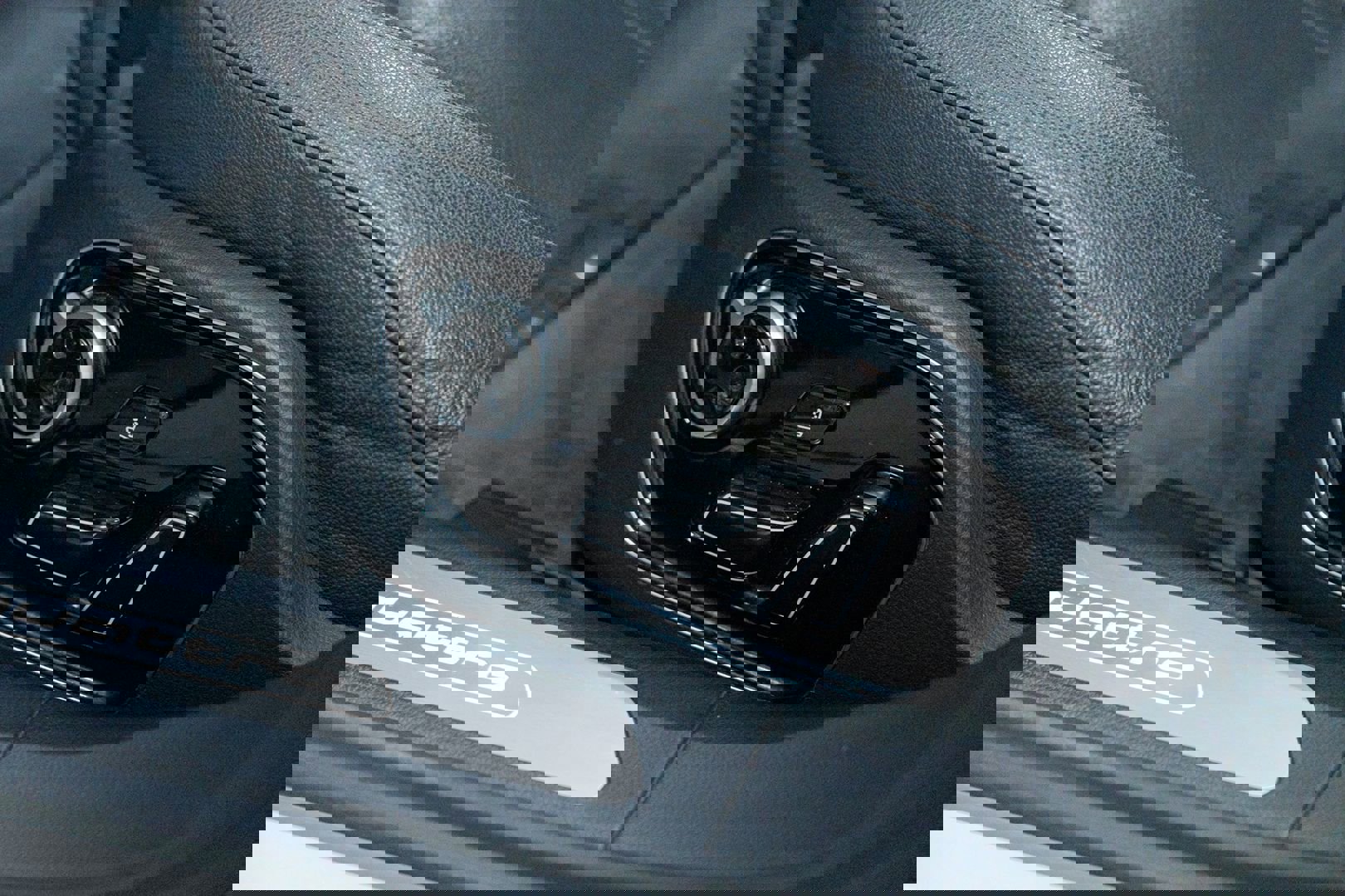 Used 2015 Audi A8 L TDI w/ Premium Package image 17