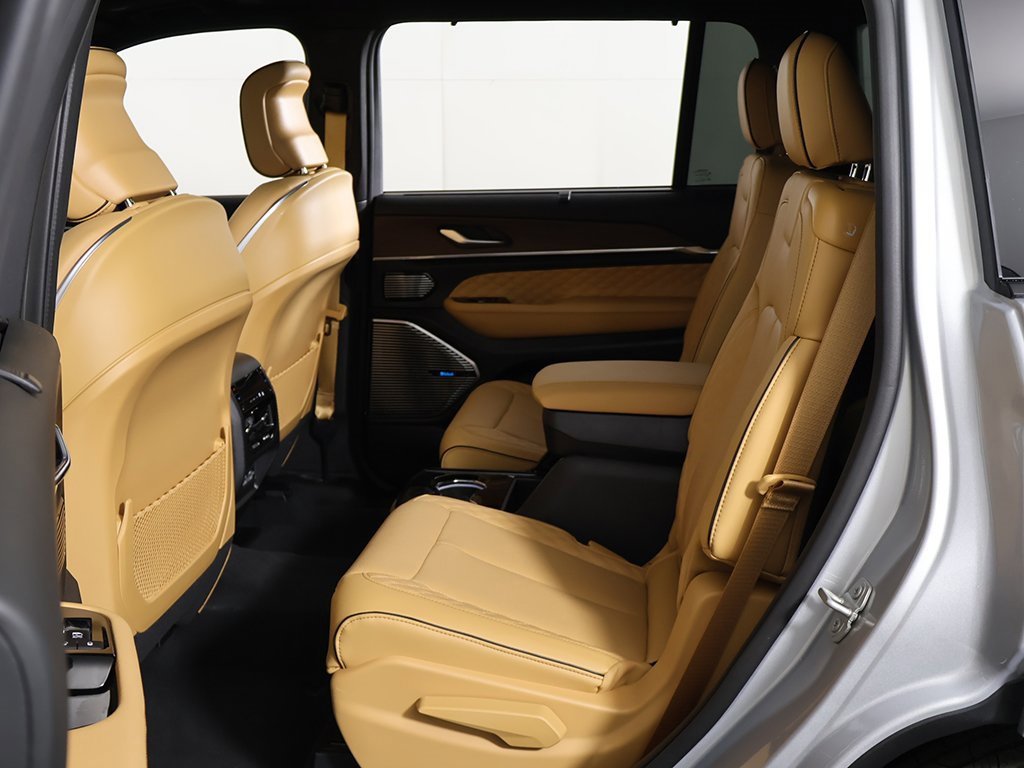 Used 2024 Jeep Grand Cherokee L Summit w/ Advanced Protech Group IV image 38