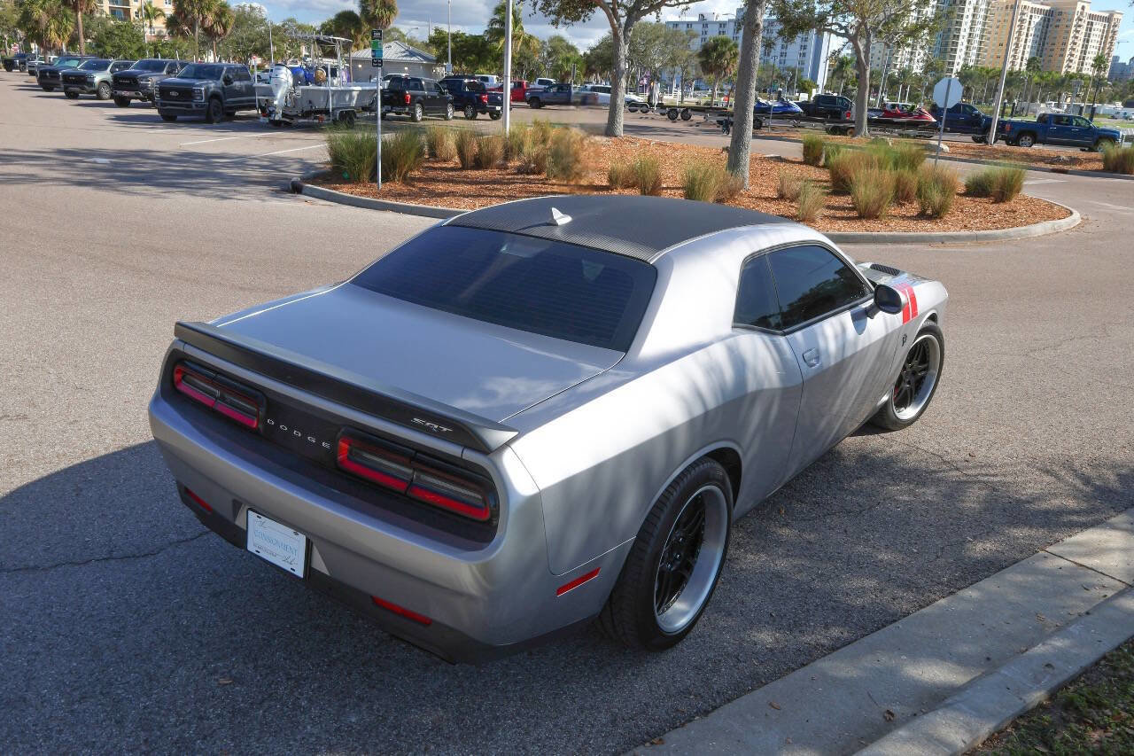 Used 2015 Dodge Challenger SRT Hellcat image 31