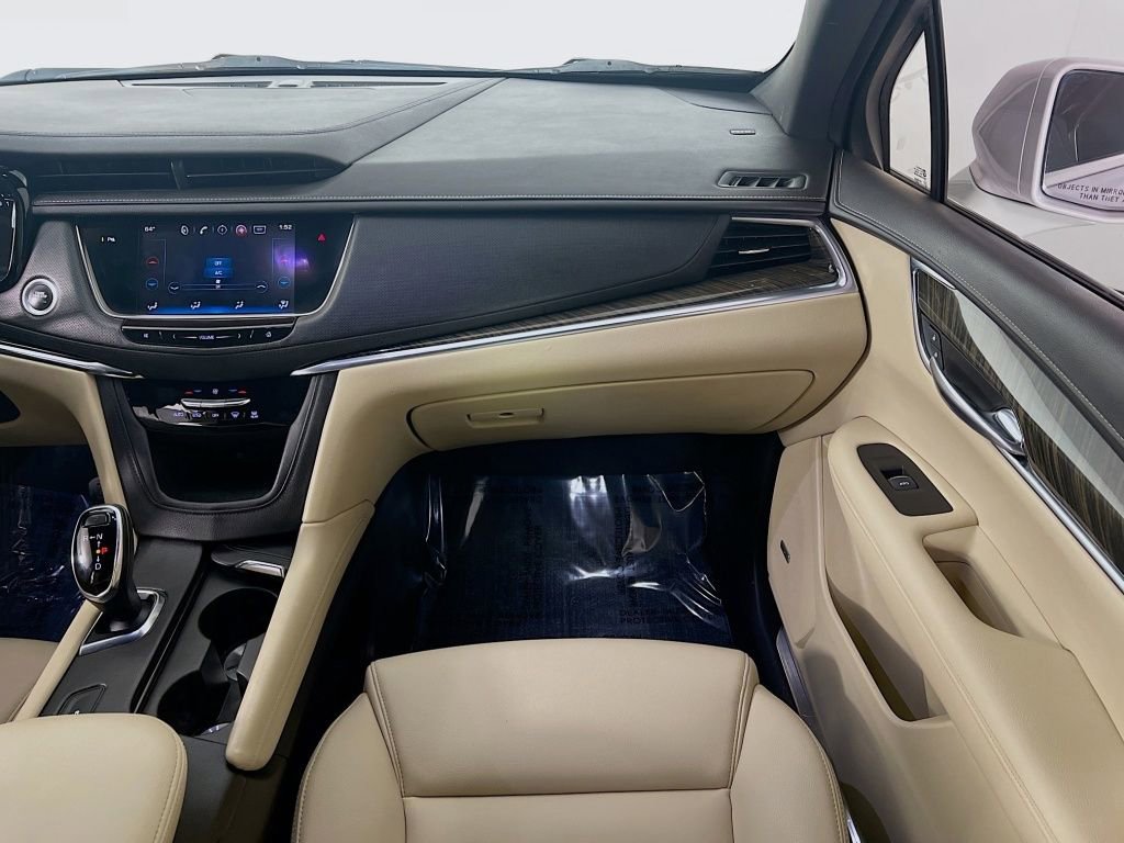 Used 2017 Cadillac XT5 FWD image 22