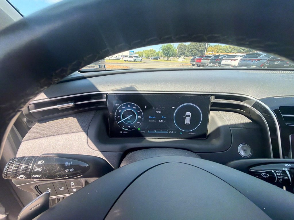 Certified 2023 Hyundai Tucson Limited AWD/4WD image 16
