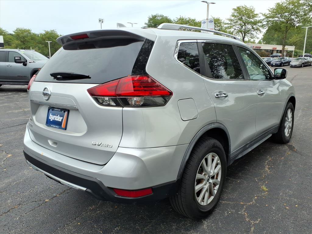 Used 2017 Nissan Rogue SV AWD/4WD image 7
