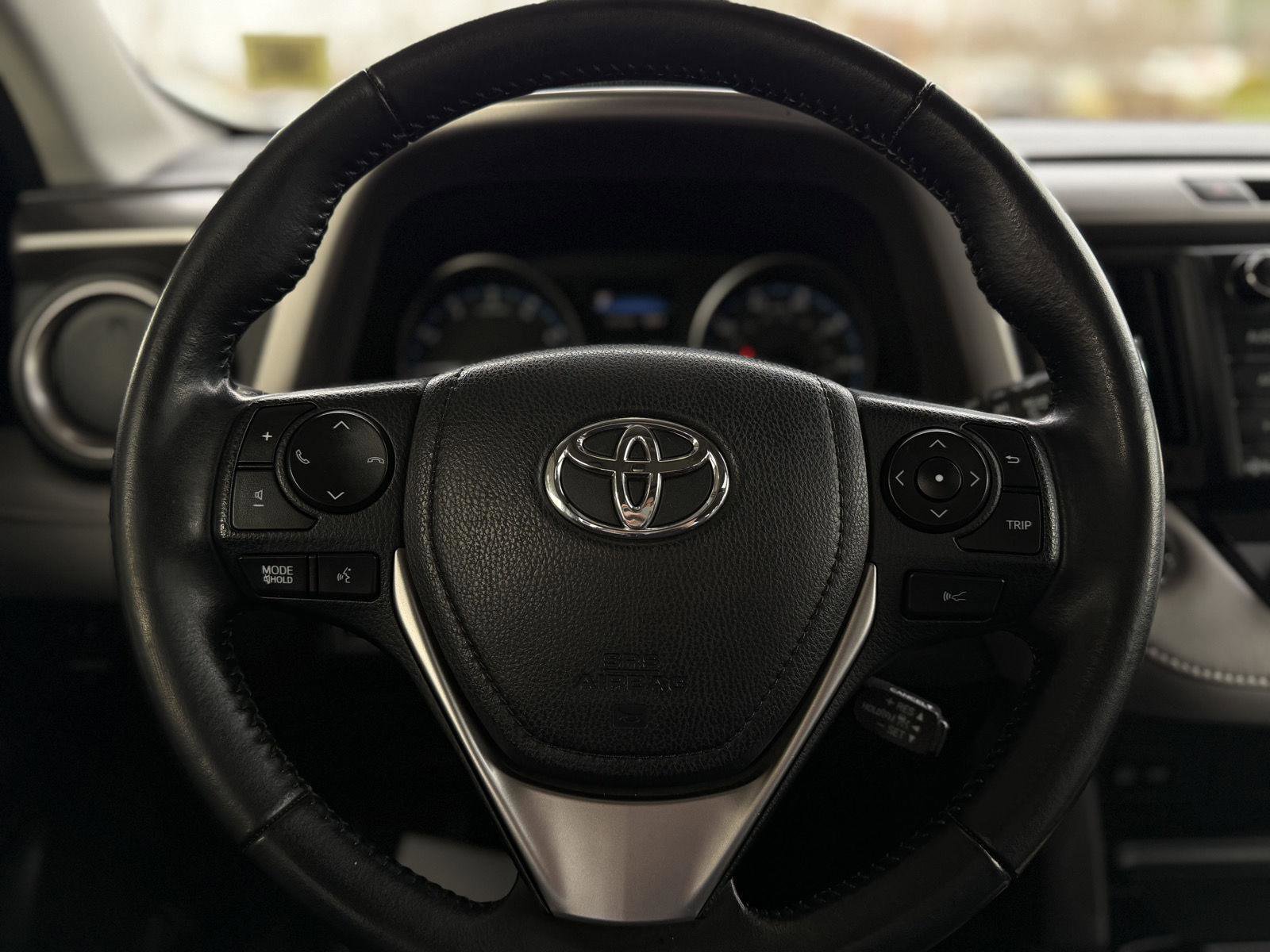 Used 2018 Toyota RAV4 XLE w/ Plus Extra Value Package image 15