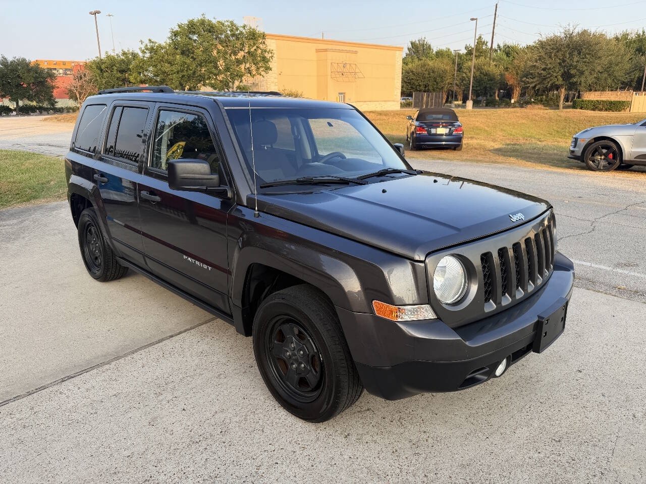 Used 2017 Jeep Patriot Sport FWD image 5