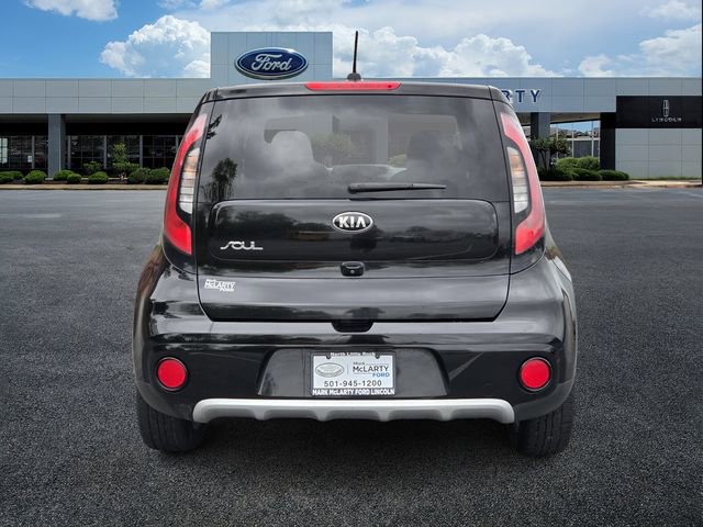 Used 2017 Kia Soul + image 4