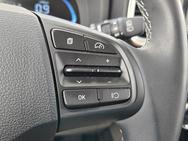 Certified 2025 Hyundai Venue SEL FWD image 13