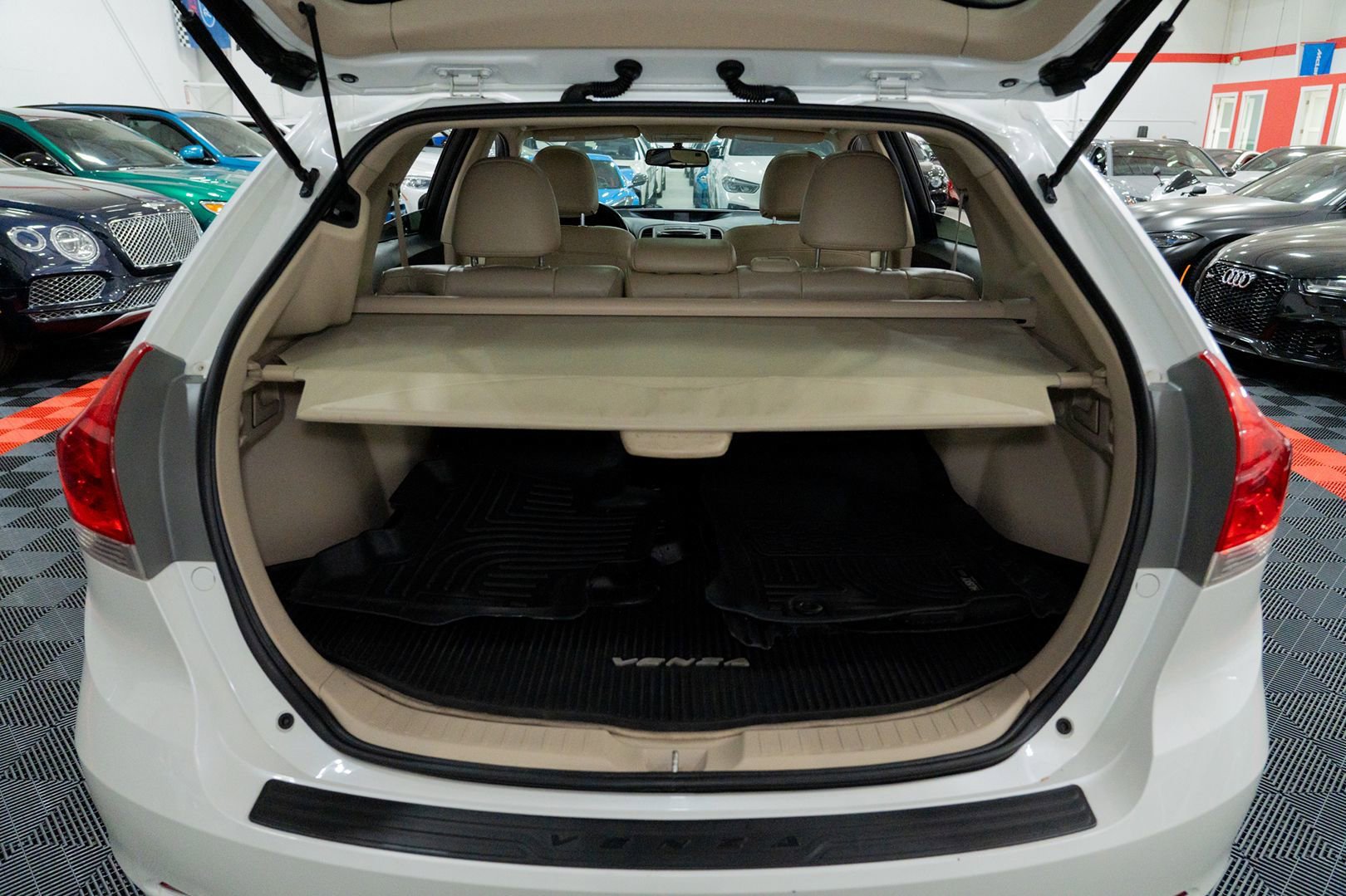 Used 2011 Toyota Venza AWD w/ Premium Pkg #2 image 24