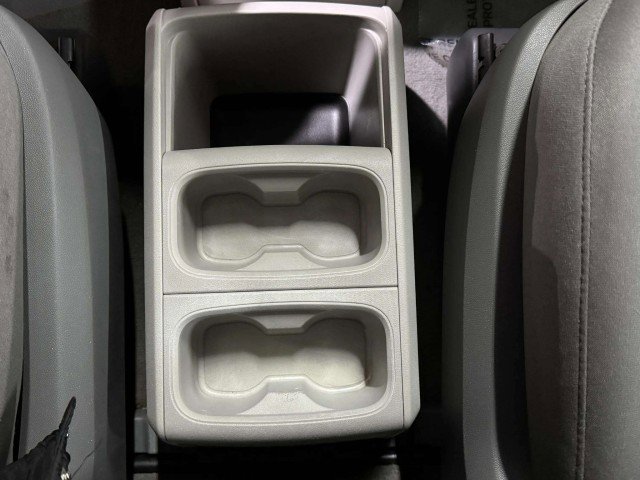 Used 2012 Volkswagen Routan S image 29