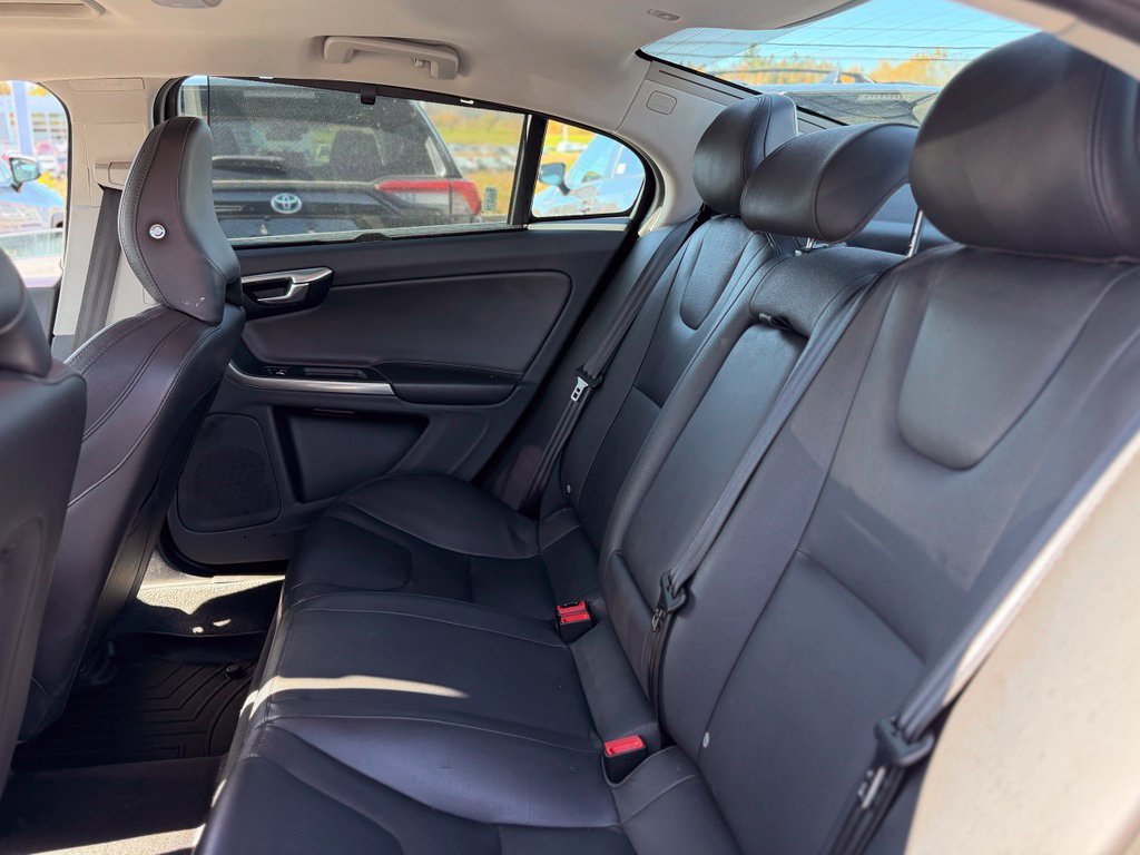 Used 2018 Volvo S60 T5 Inscription Platinum AWD/4WD image 5