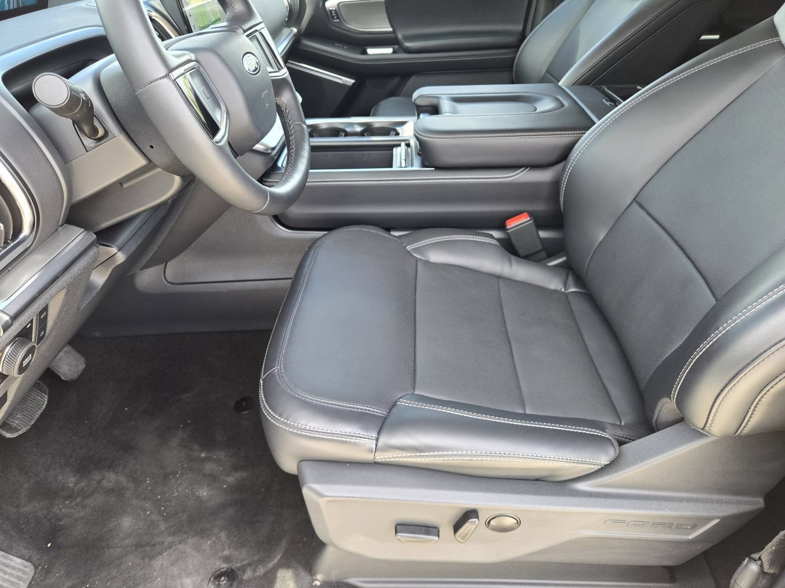 Used 2026 Ford Expedition Max Platinum AWD/4WD image 13