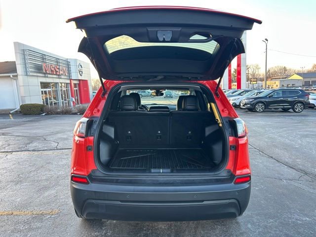 Used 2021 Jeep Cherokee Latitude Plus image 9