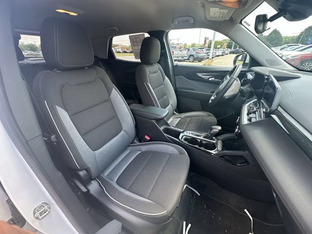 Used 2024 Chevrolet TrailBlazer LT w/ LT Cold Weather Package FWD image 30