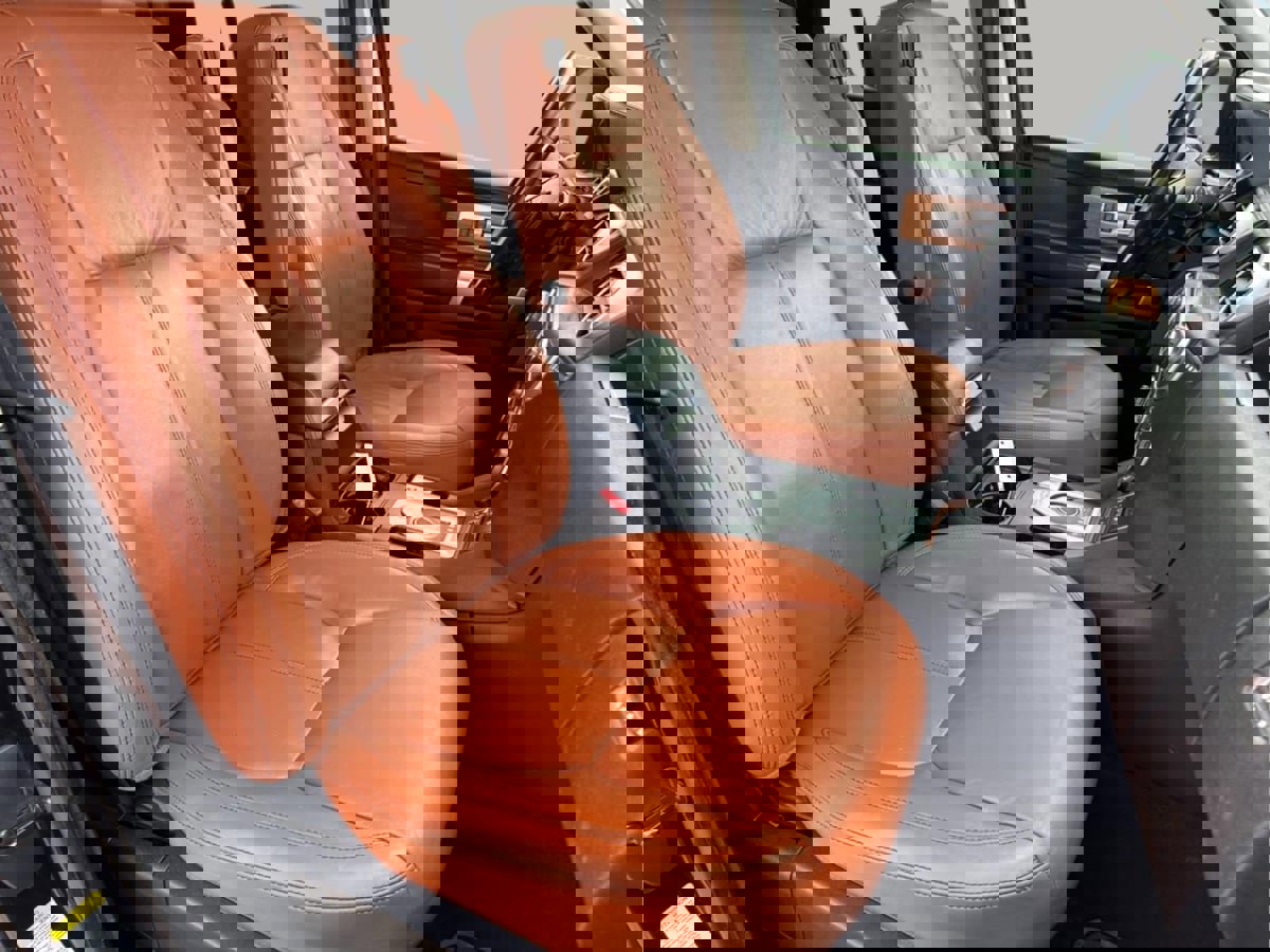 Used 2016 Land Rover LR4 HSE LUX image 30