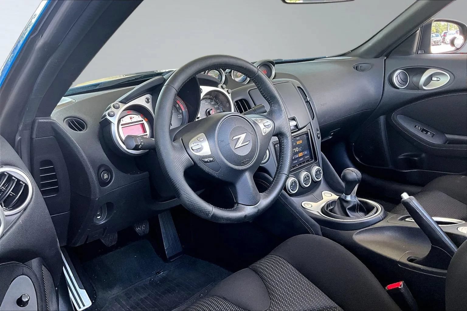 Used 2010 Nissan 370Z Roadster RWD image 13