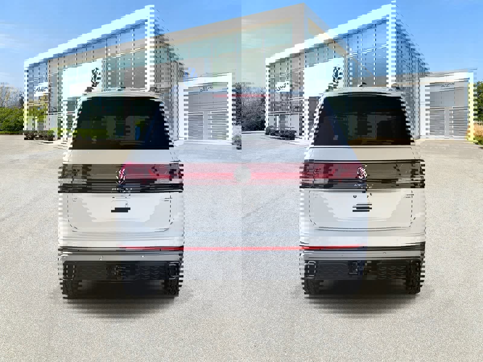 New 2026 Volkswagen Atlas Peak Edition image 4