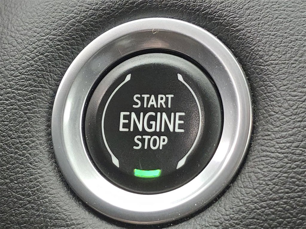 Used 2023 GMC Canyon Elevation image 32