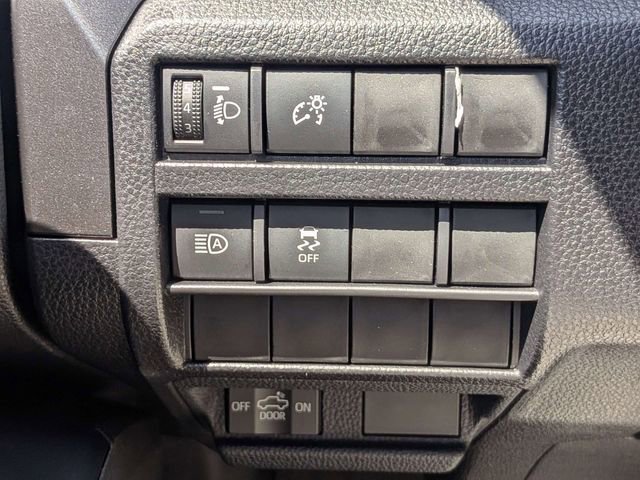 Used 2025 Toyota Tacoma SR5 AWD/4WD image 22