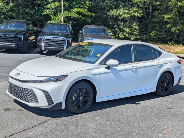Used 2025 Toyota Camry SE w/ Convenience Package FWD image 3