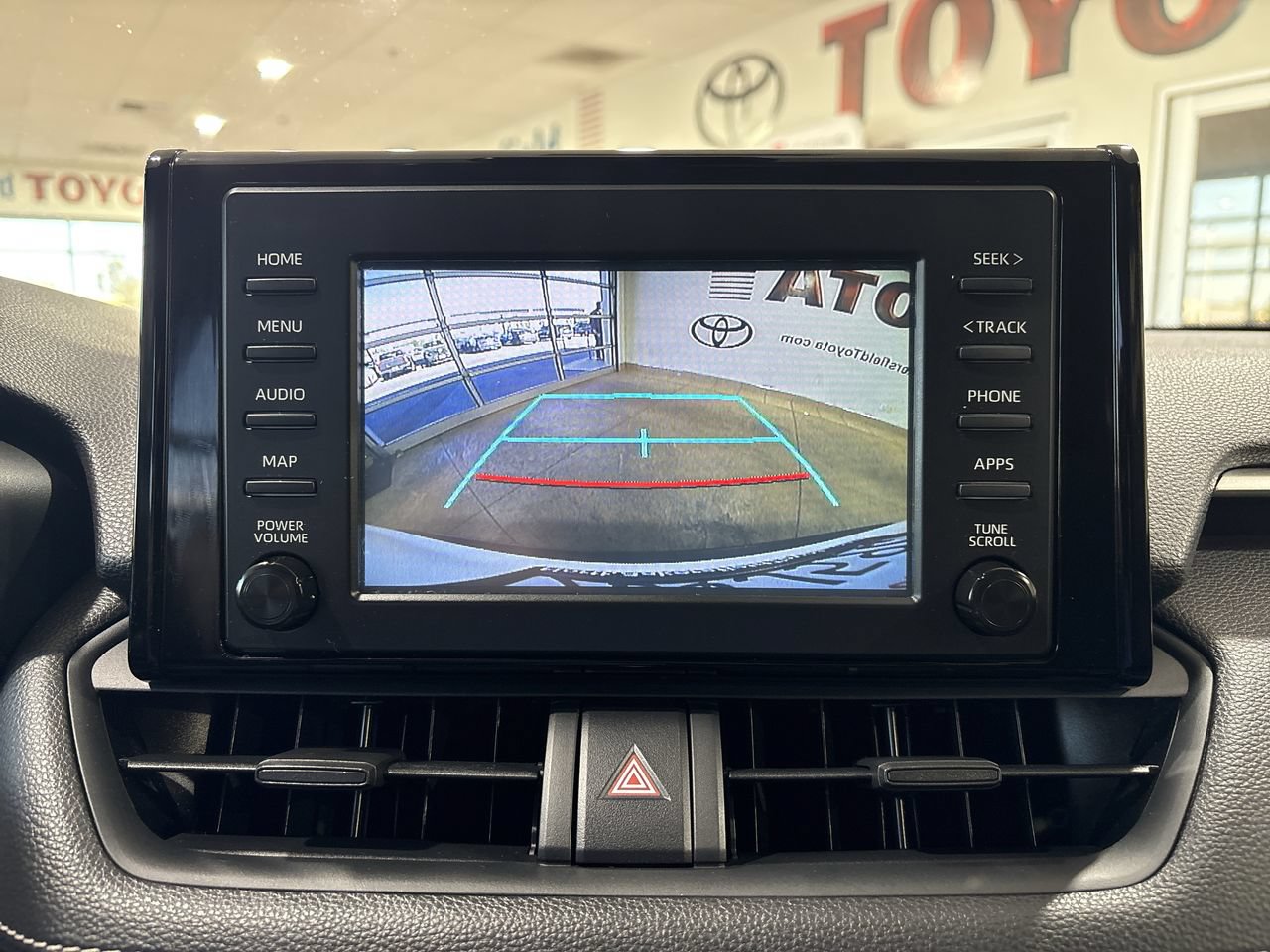 Certified 2019 Toyota RAV4 LE AWD/4WD image 18