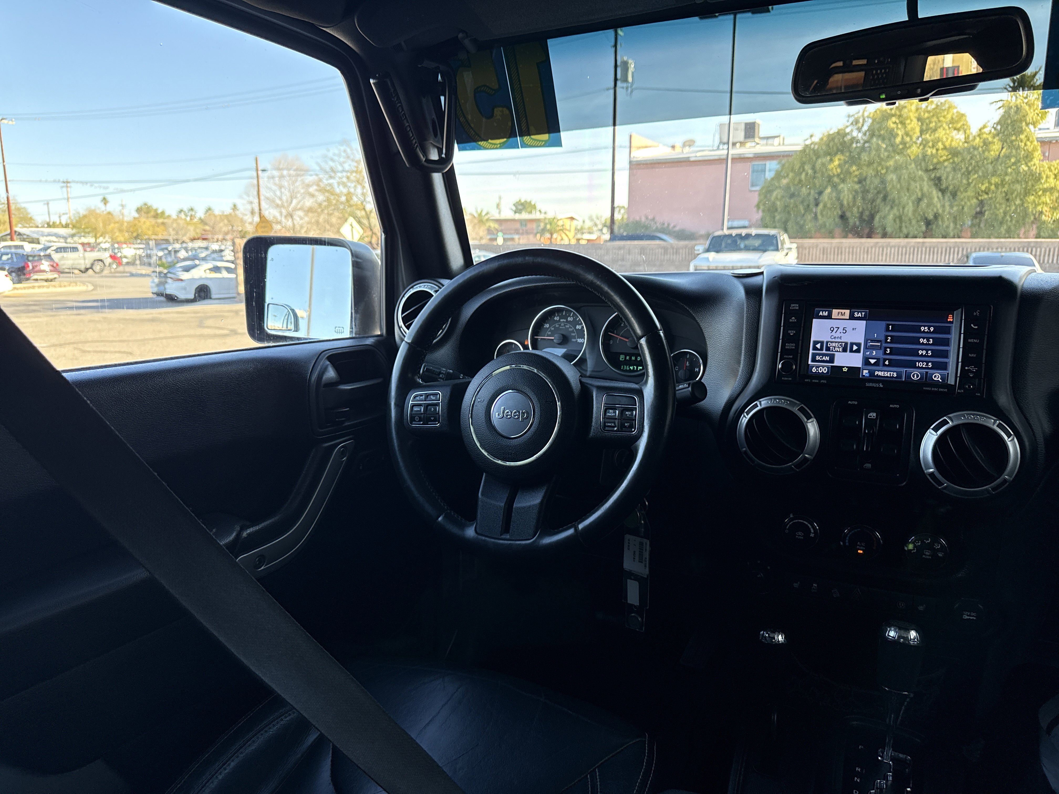 Used 2015 Jeep Wrangler Unlimited Rubicon w/ Connectivity Group image 24